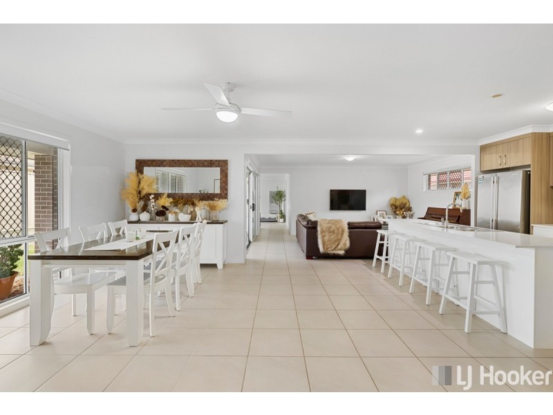 4 Isla Avenue, Redland Bay QLD 4165