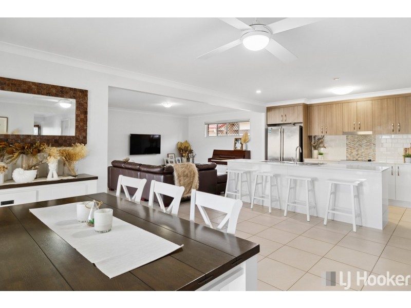 4 Isla Avenue, Redland Bay QLD 4165