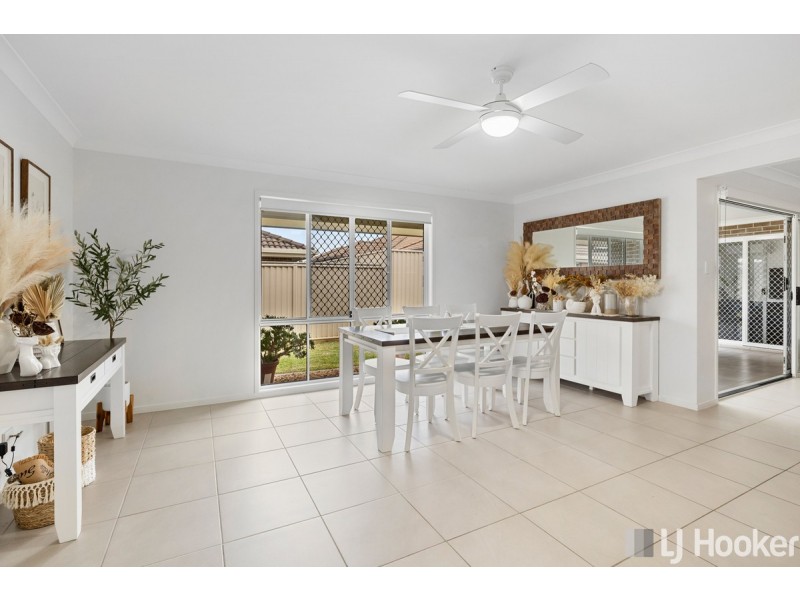 4 Isla Avenue, Redland Bay QLD 4165