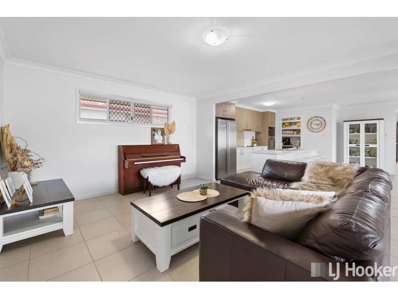 4 Isla Avenue, Redland Bay QLD 4165
