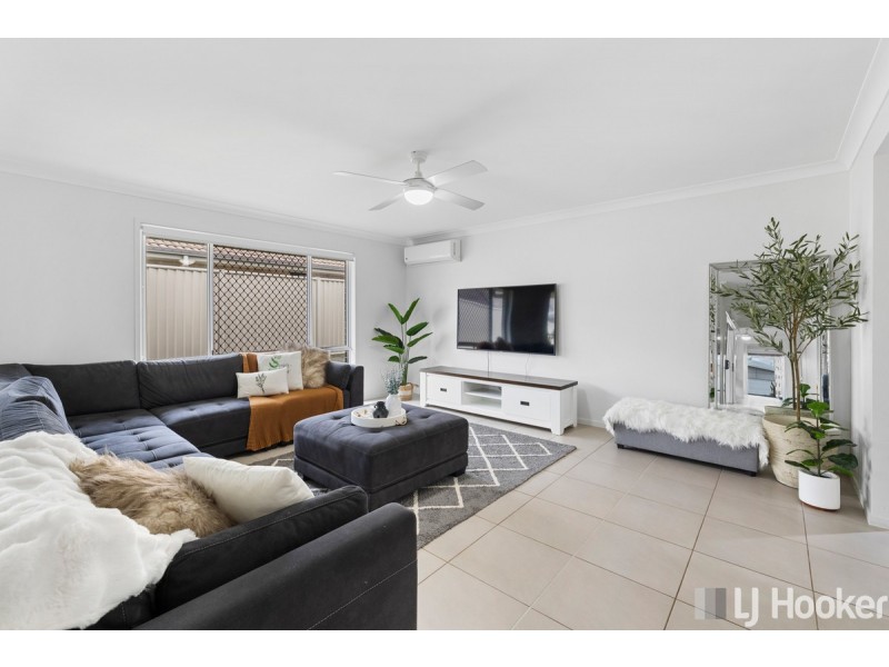 4 Isla Avenue, Redland Bay QLD 4165