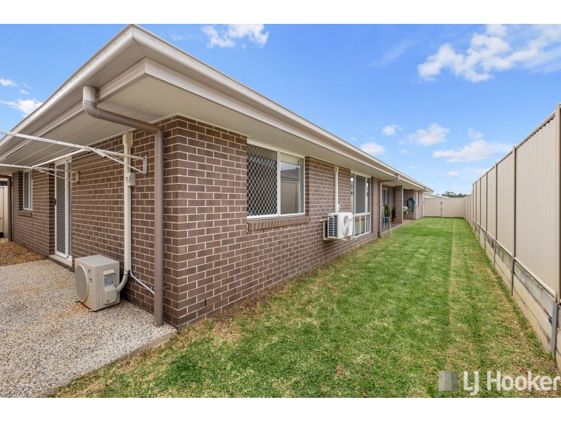 4 Isla Avenue, Redland Bay QLD 4165