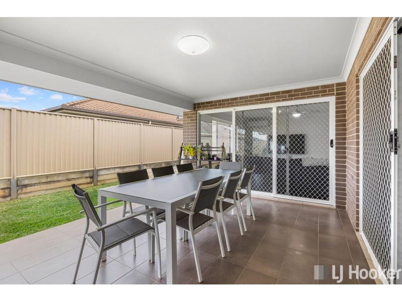 4 Isla Avenue, Redland Bay QLD 4165