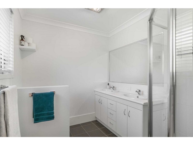 55 Emperor Drive, Redland Bay QLD 4165