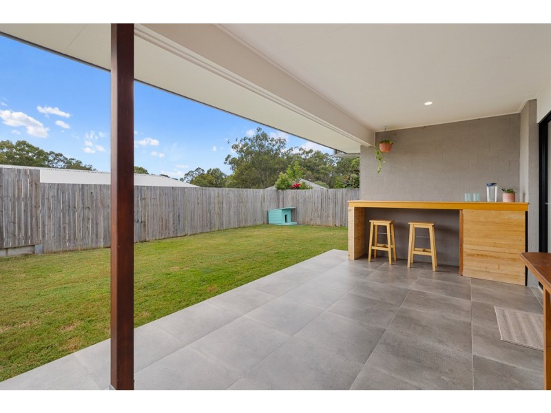 21 Bayswood Circuit, Redland Bay QLD 4165