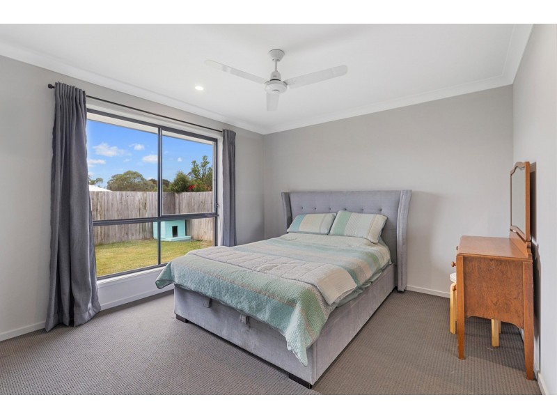 21 Bayswood Circuit, Redland Bay QLD 4165