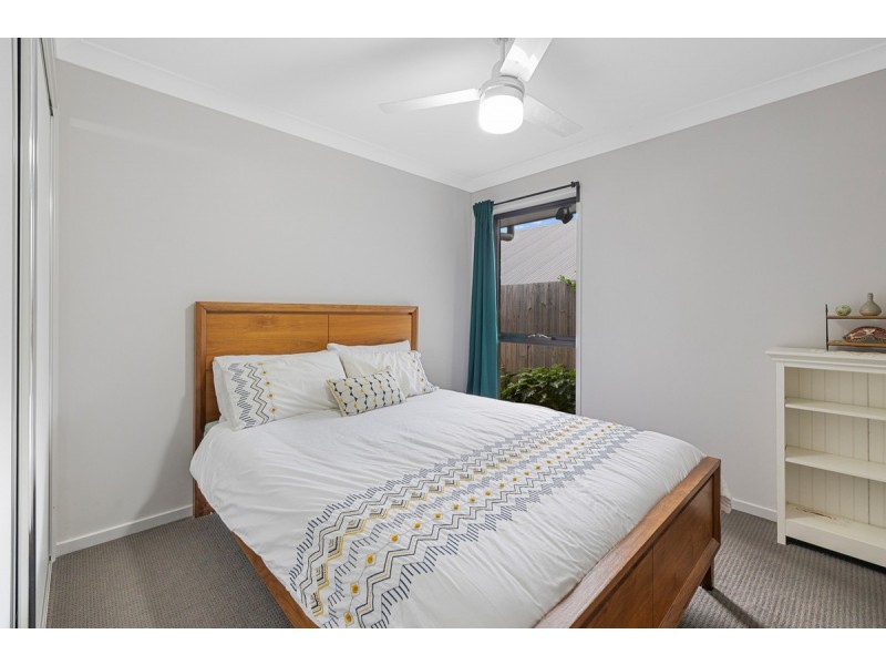 21 Bayswood Circuit, Redland Bay QLD 4165