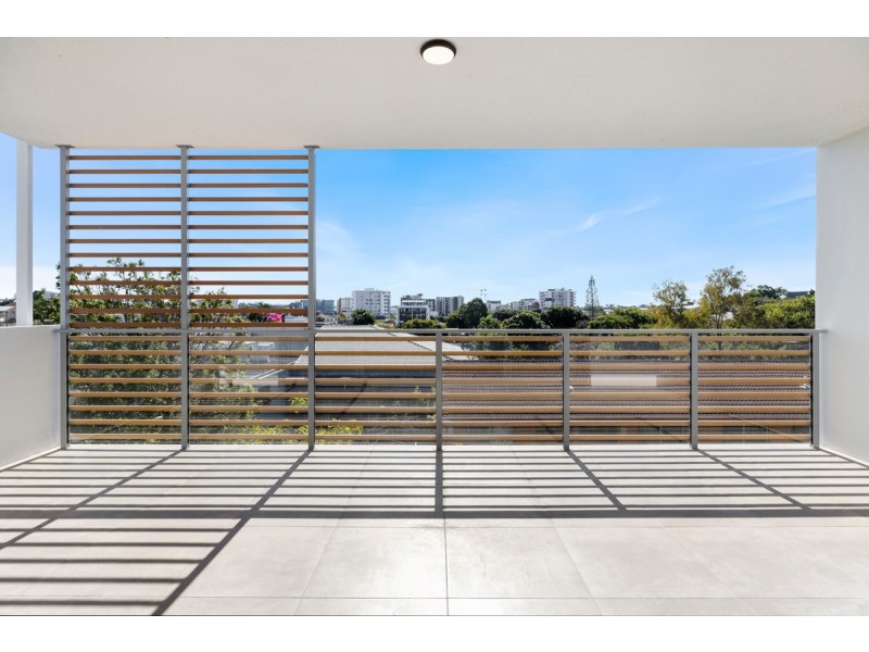 303/10-12 Mermaid Street, Chermside QLD 4032