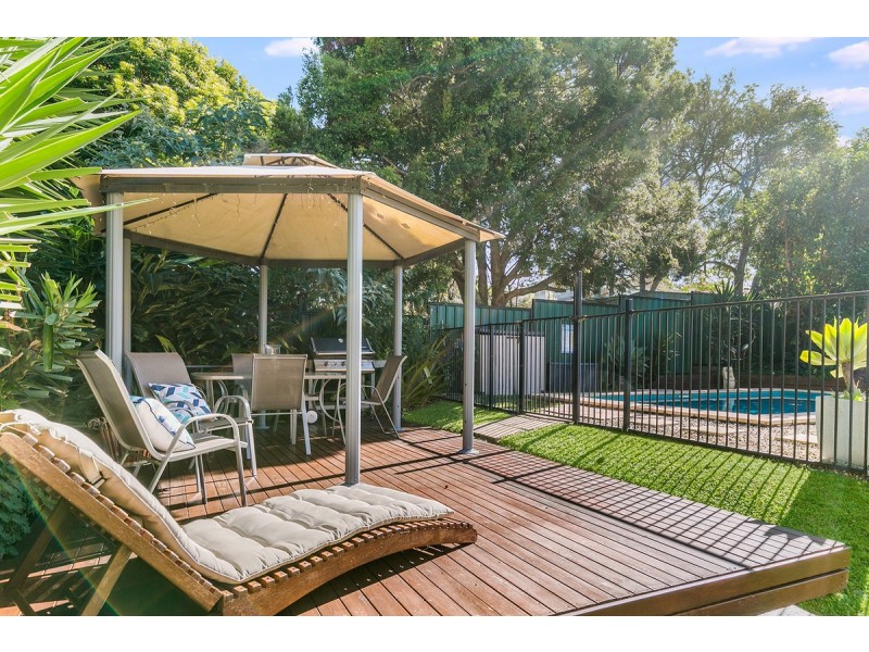 21 Scott Street, Redland Bay QLD 4165