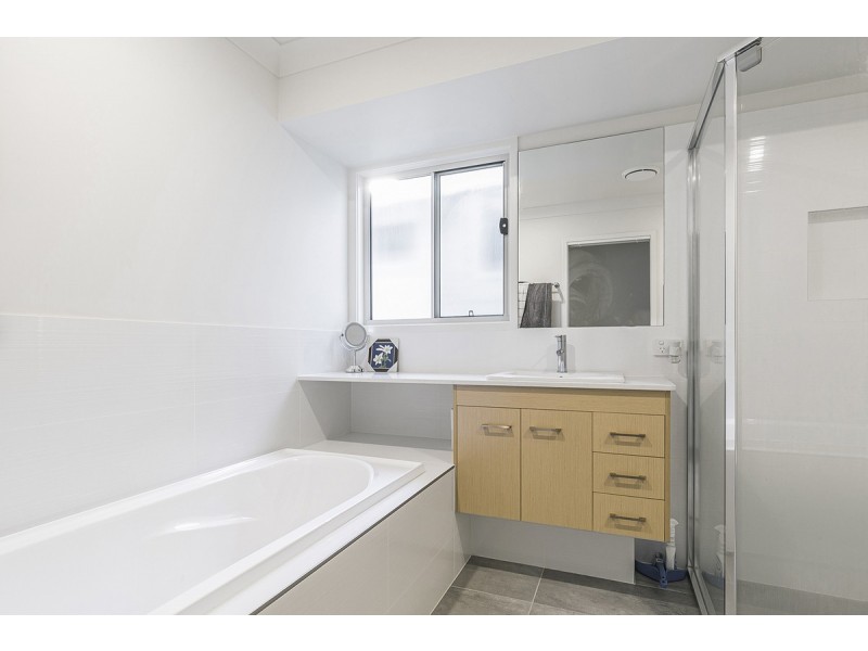 8/5-9 Victor Street, Birkdale QLD 4159