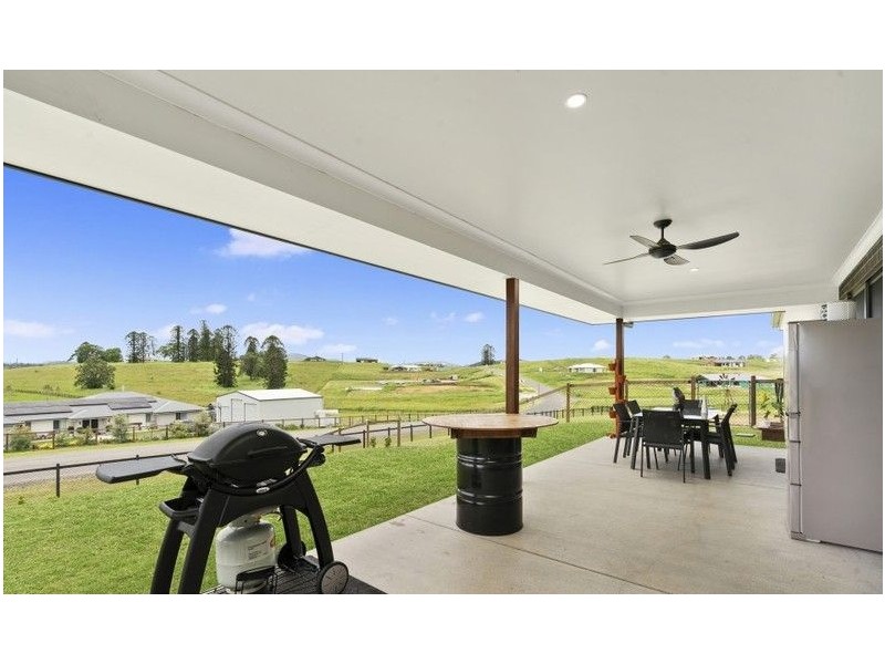 1 Prospector Rise, Winya QLD 4515