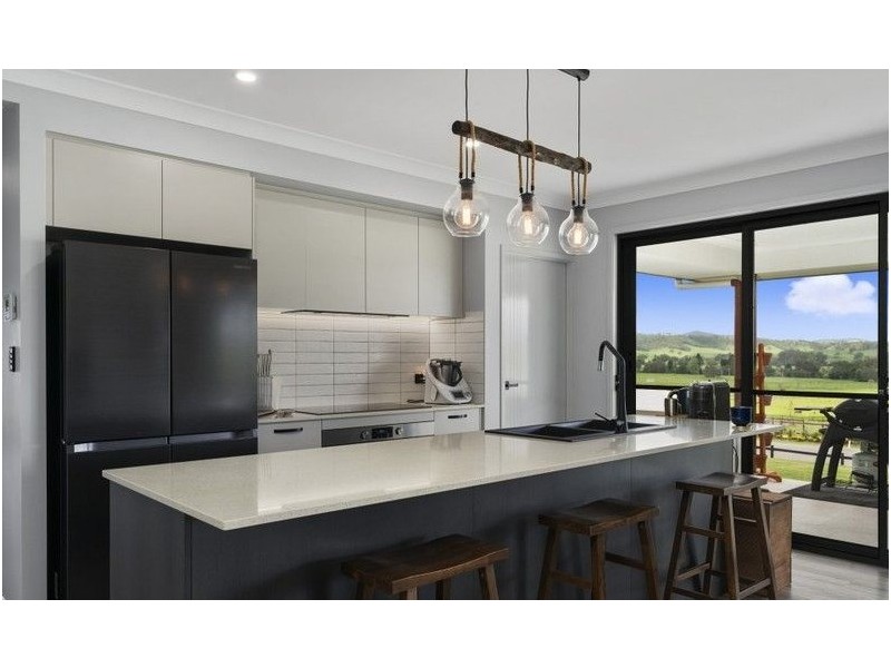 1 Prospector Rise, Winya QLD 4515