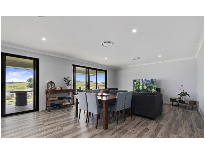 1 Prospector Rise, Winya QLD 4515