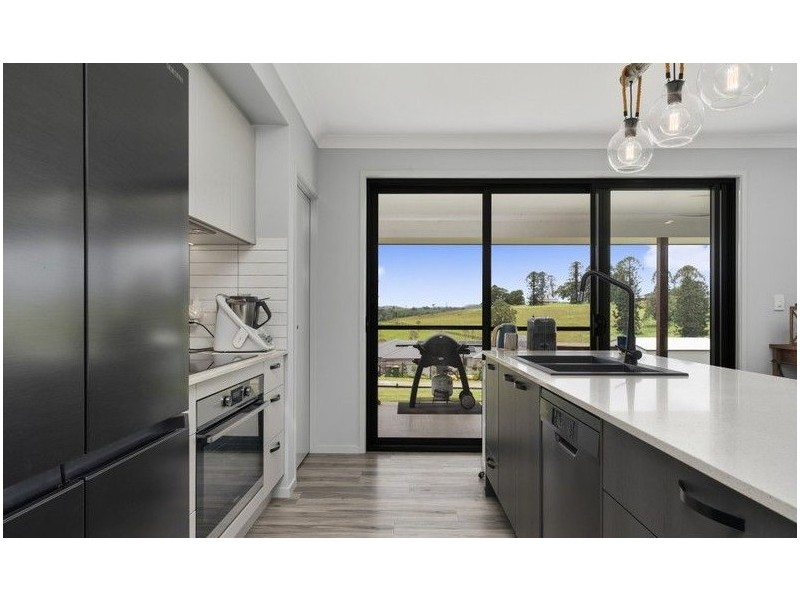 1 Prospector Rise, Winya QLD 4515