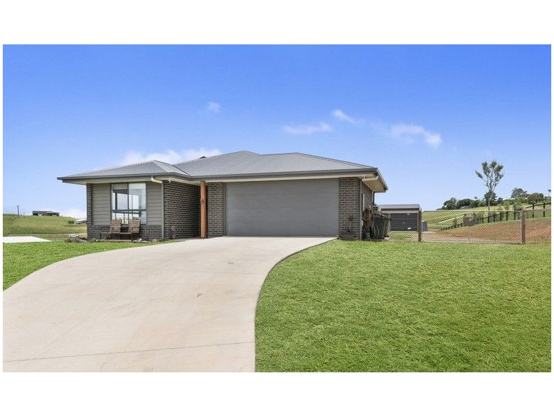 1 Prospector Rise, Winya QLD 4515