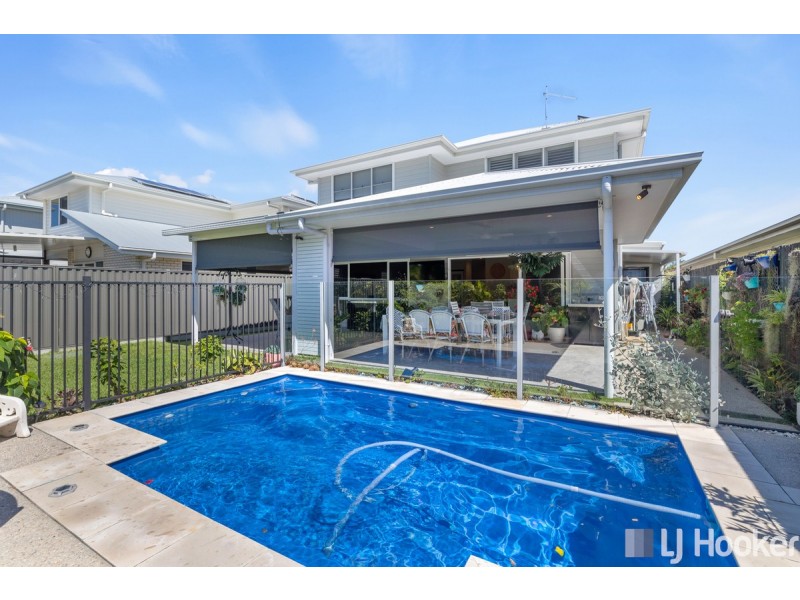 15 Simon Street, Victoria Point QLD 4165