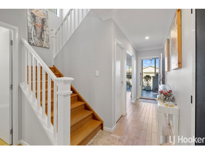 15 Simon Street, Victoria Point QLD 4165