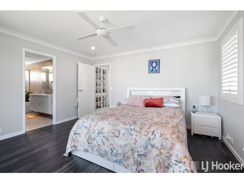 15 Simon Street, Victoria Point QLD 4165