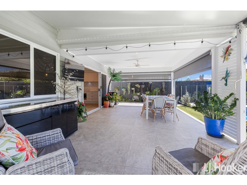 15 Simon Street, Victoria Point QLD 4165