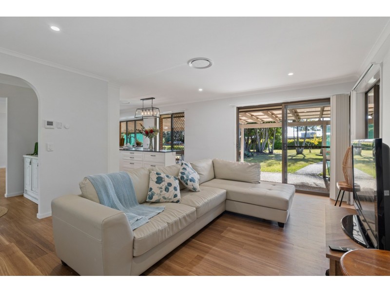 24 Catherine Street, Birkdale QLD 4159