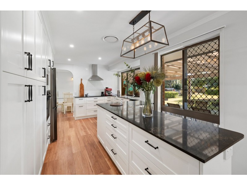 24 Catherine Street, Birkdale QLD 4159