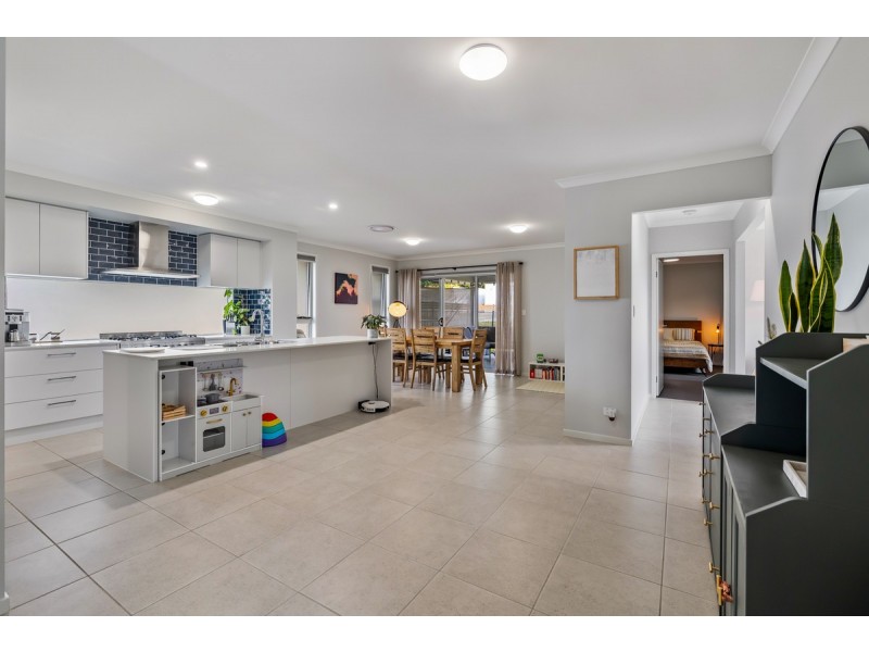 26 Larbonya Crescent, Capalaba QLD 4157