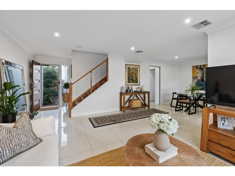 45/57 Charles Canty Drive, Wellington Point QLD 4160