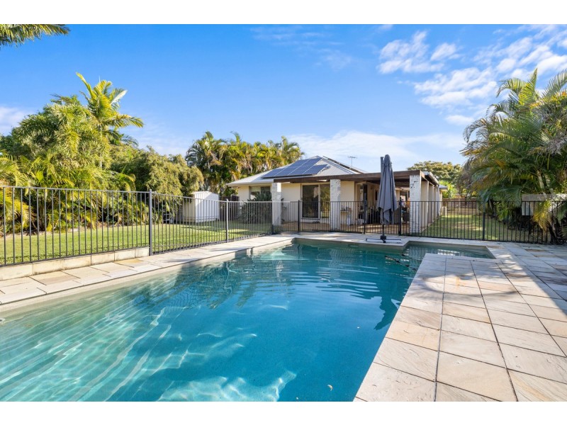 13 Kimbolton Drive, Redland Bay QLD 4165