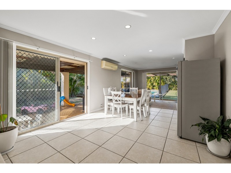 13 Kimbolton Drive, Redland Bay QLD 4165