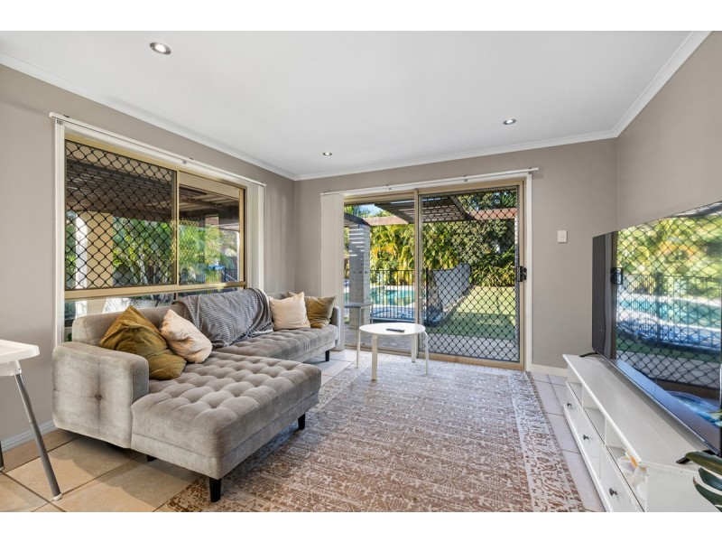 13 Kimbolton Drive, Redland Bay QLD 4165