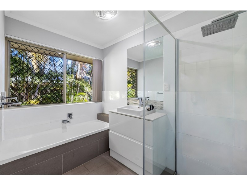 13 Kimbolton Drive, Redland Bay QLD 4165