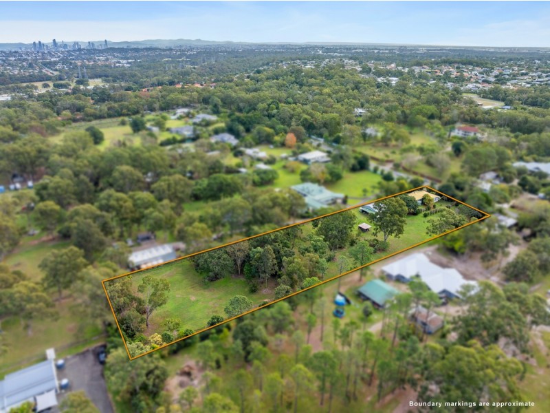 83 Grassdale Road, Belmont QLD 4153