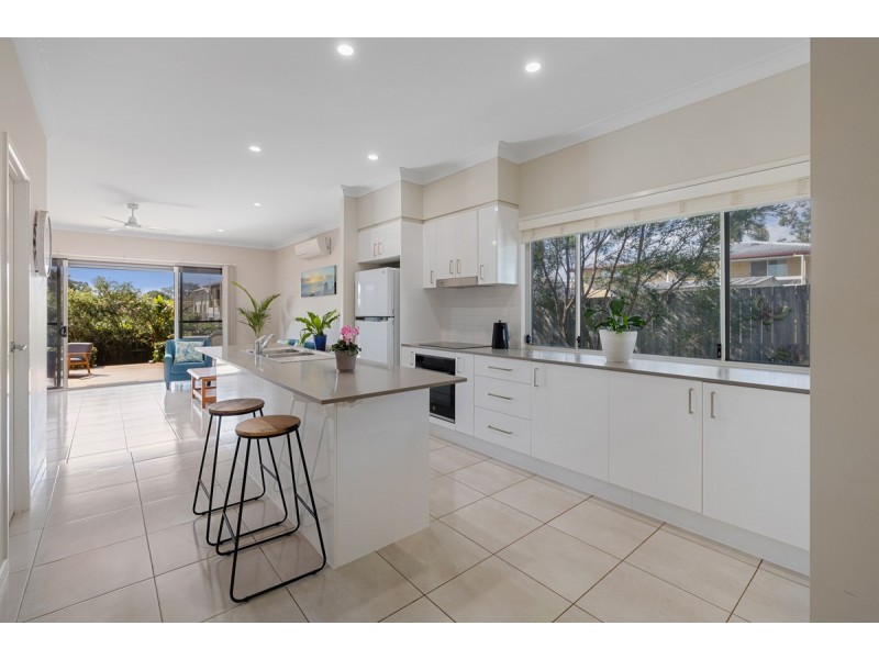 42 Russell Street, Cleveland QLD 4163