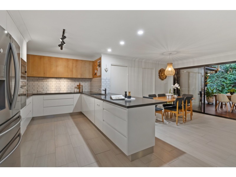 8 Morgan Close, Manly West QLD 4179