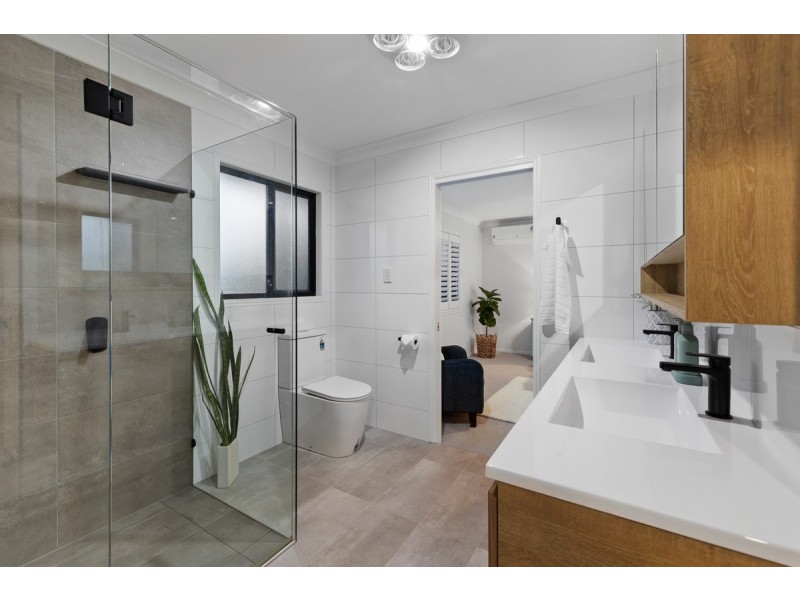 8 Morgan Close, Manly West QLD 4179