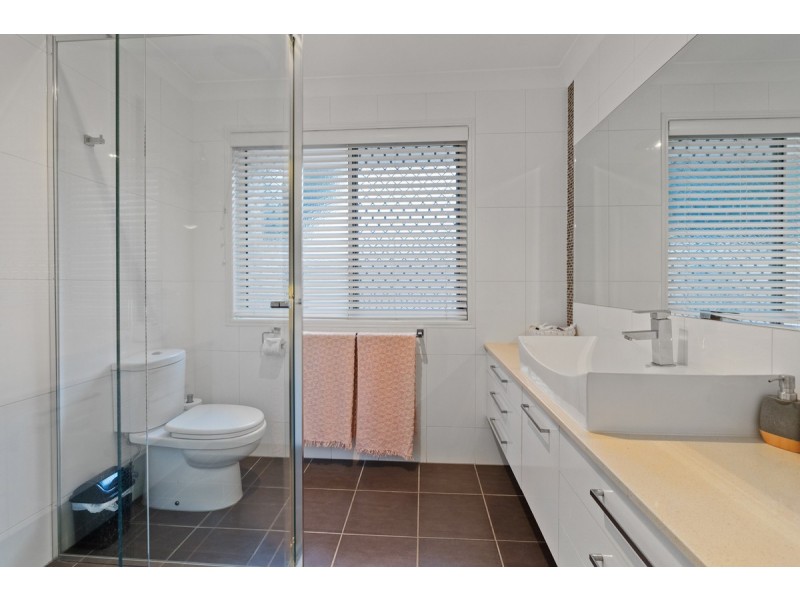 8 Morgan Close, Manly West QLD 4179