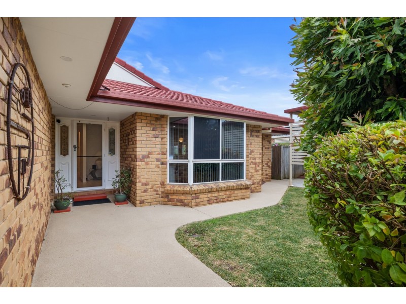 35 Trafalgar Drive, Victoria Point QLD 4165