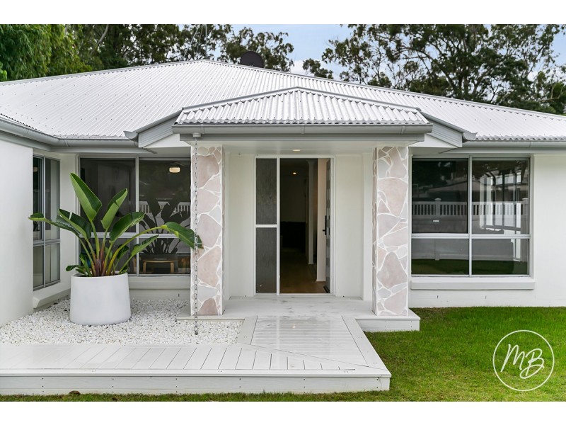 15 Tathra Court, Redland Bay QLD 4165