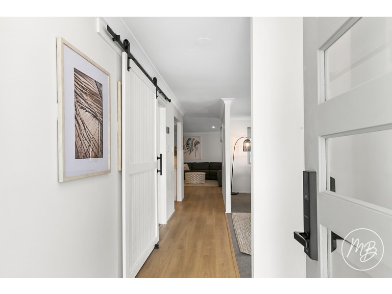 15 Tathra Court, Redland Bay QLD 4165