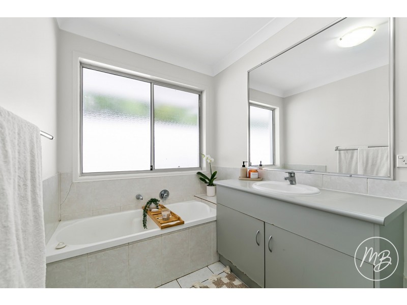 15 Tathra Court, Redland Bay QLD 4165