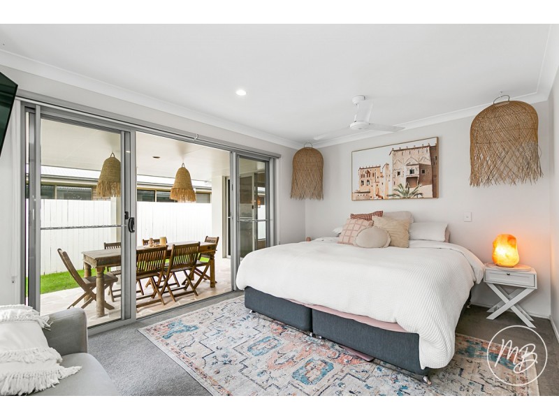 15 Tathra Court, Redland Bay QLD 4165