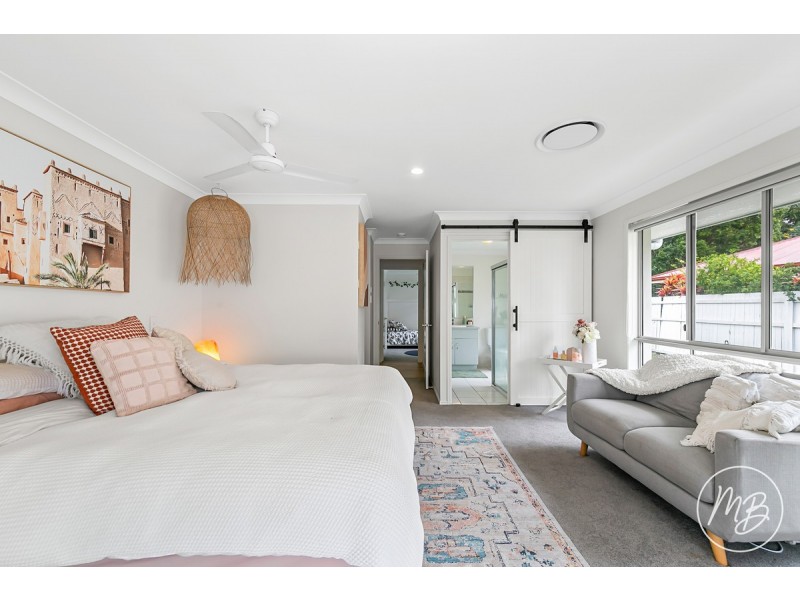 15 Tathra Court, Redland Bay QLD 4165