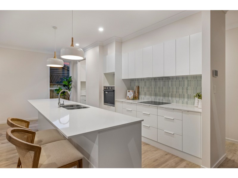 2A Devonstone Street, Cleveland QLD 4163