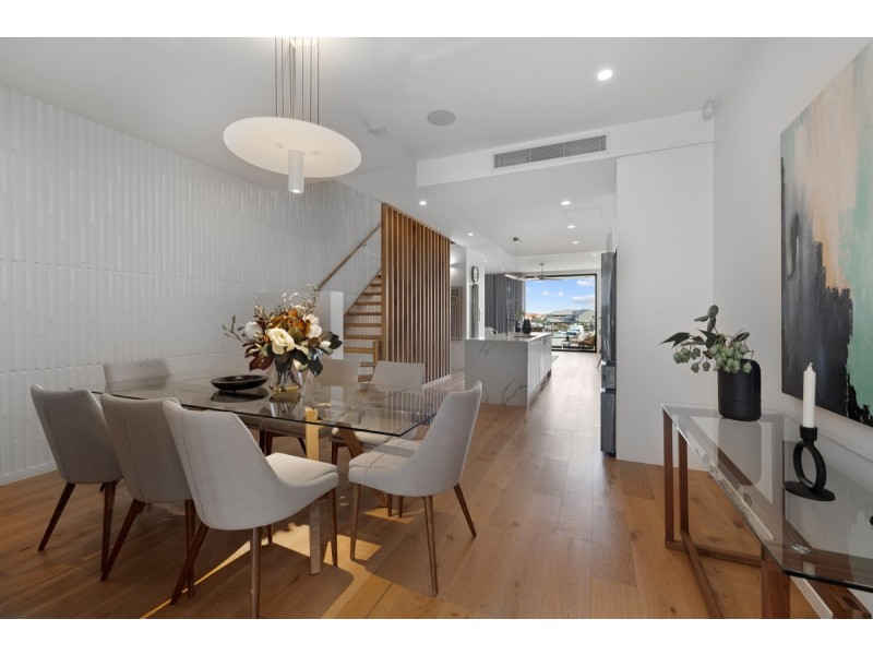 6/100 Dorsal Drive, Birkdale QLD 4159