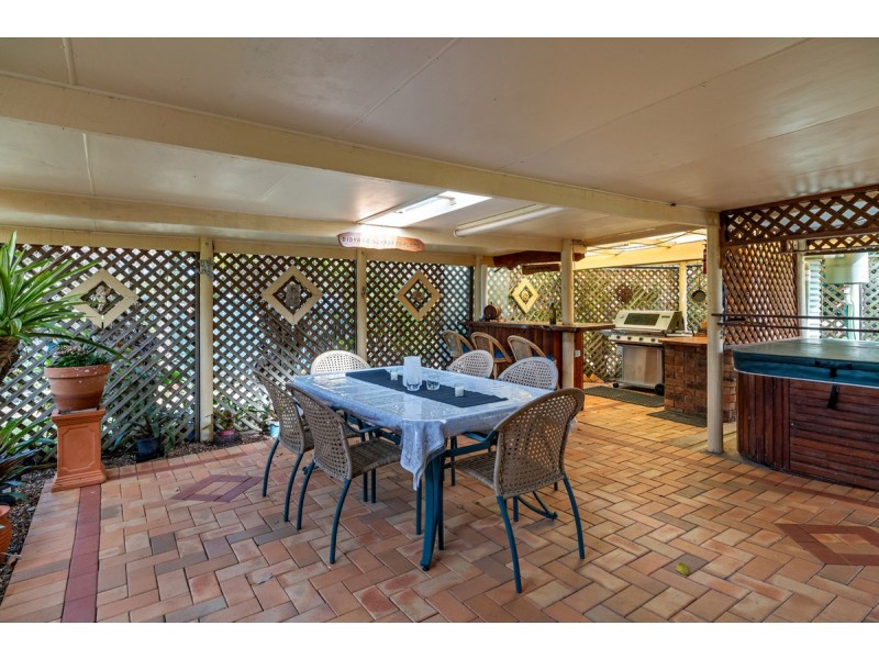 9 Dawn Crescent, Thornlands QLD 4164