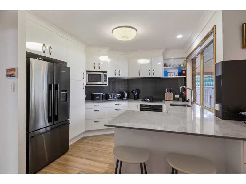 8 Eastern Court, Wellington Point QLD 4160