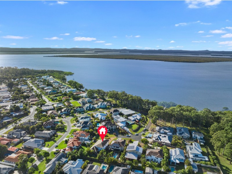 36 Sandy Cove Place, Redland Bay QLD 4165