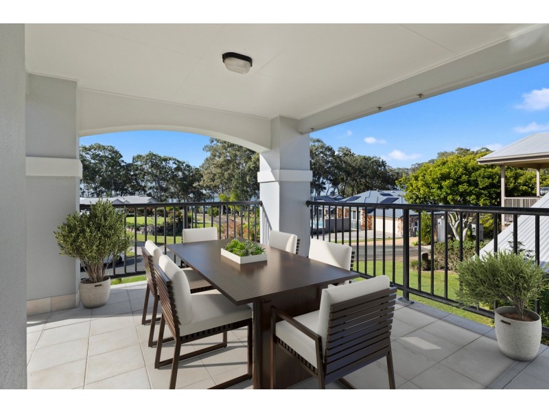 36 Sandy Cove Place, Redland Bay QLD 4165