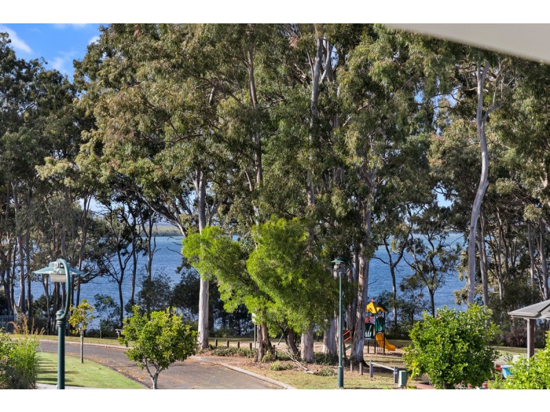 36 Sandy Cove Place, Redland Bay QLD 4165