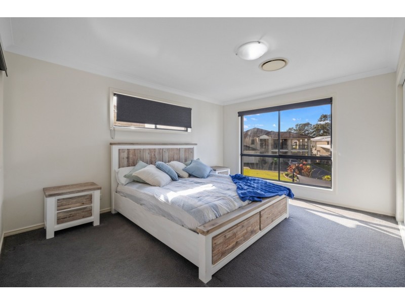 36 Sandy Cove Place, Redland Bay QLD 4165